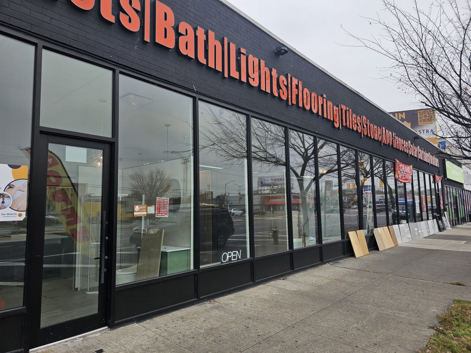 New aluminum and glass storefront on Flatbush Avenue, Brooklyn, after a full storefront replacement by Alex GC